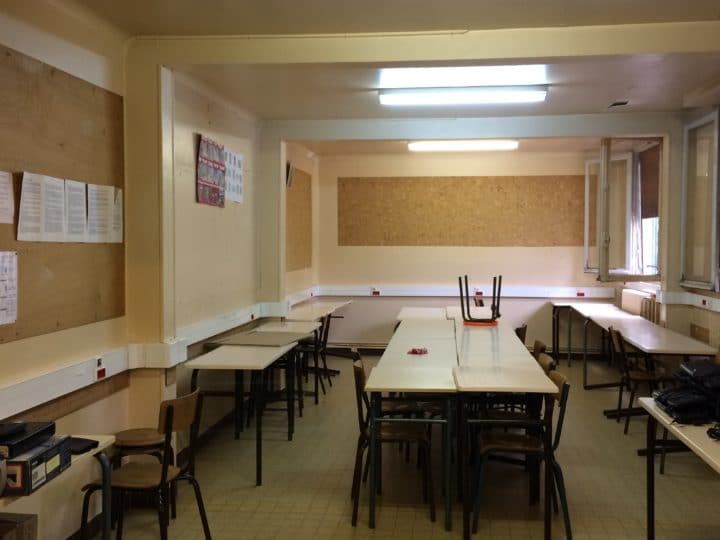 La salle d'informatique avant les travaux Institution Sainte-Croix Provins école collège lycée privé ile-de-france